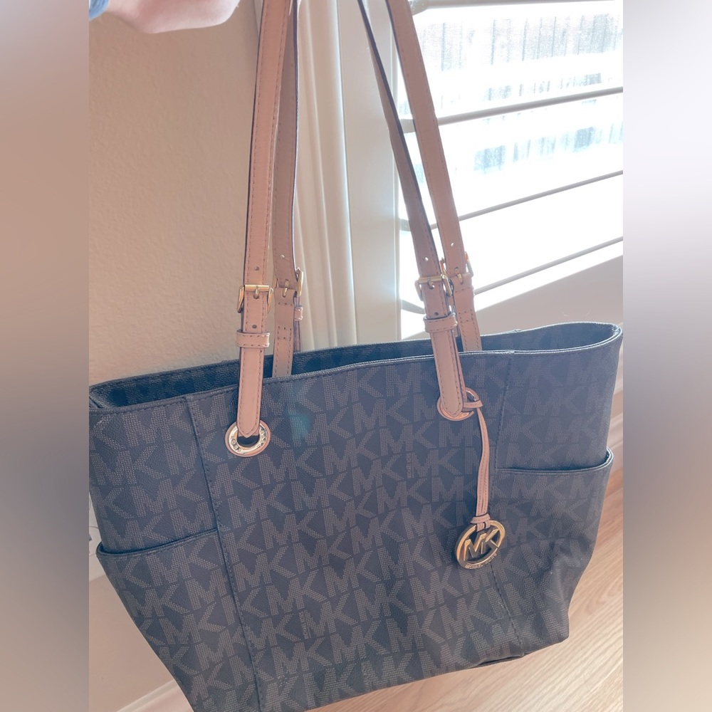 Michael Kors OG logo shoulder bag